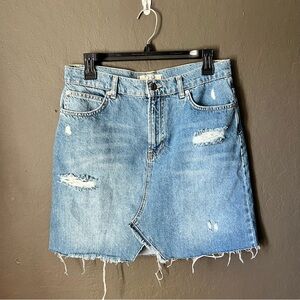 Free People Hallie Light Washed Distressed Denim Skirt Size 28